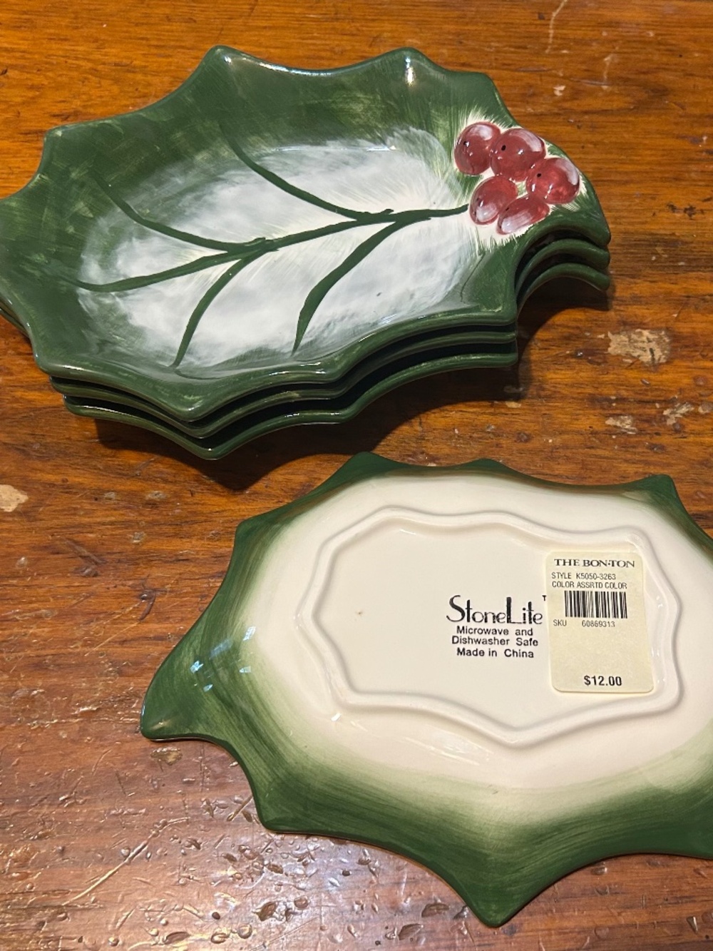 StoneLite Set of 4 Vintage Holly Berry Dishes